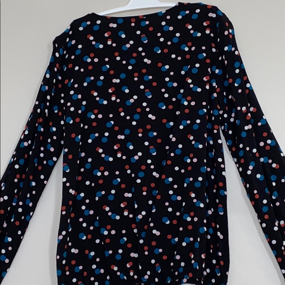 A lady tops - Picture 3 of 3